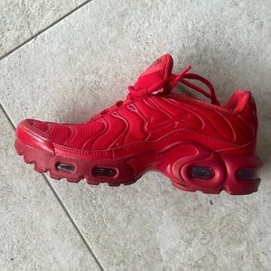 Kids size 4y red air max